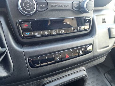 Used 2025 RAM ProMaster 2500 w/ Convenience Group FWD image 15