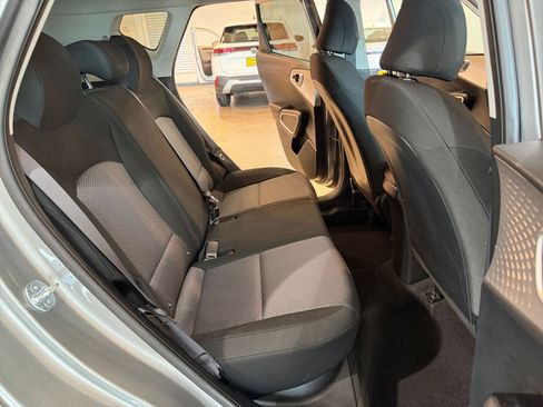Used 2025 Kia Soul LX w/ LX Technology Package FWD image 35