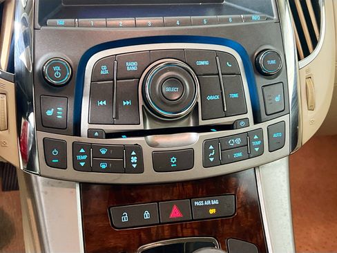 Used 2011 Buick LaCrosse CXL image 25