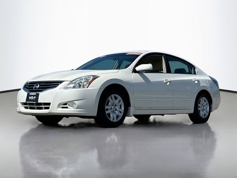 Used 2010 Nissan Altima 2.5 S FWD image 11