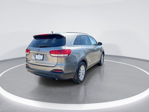 Used 2016 Kia Sorento LX w/ LX Convenience Package FWD image 8