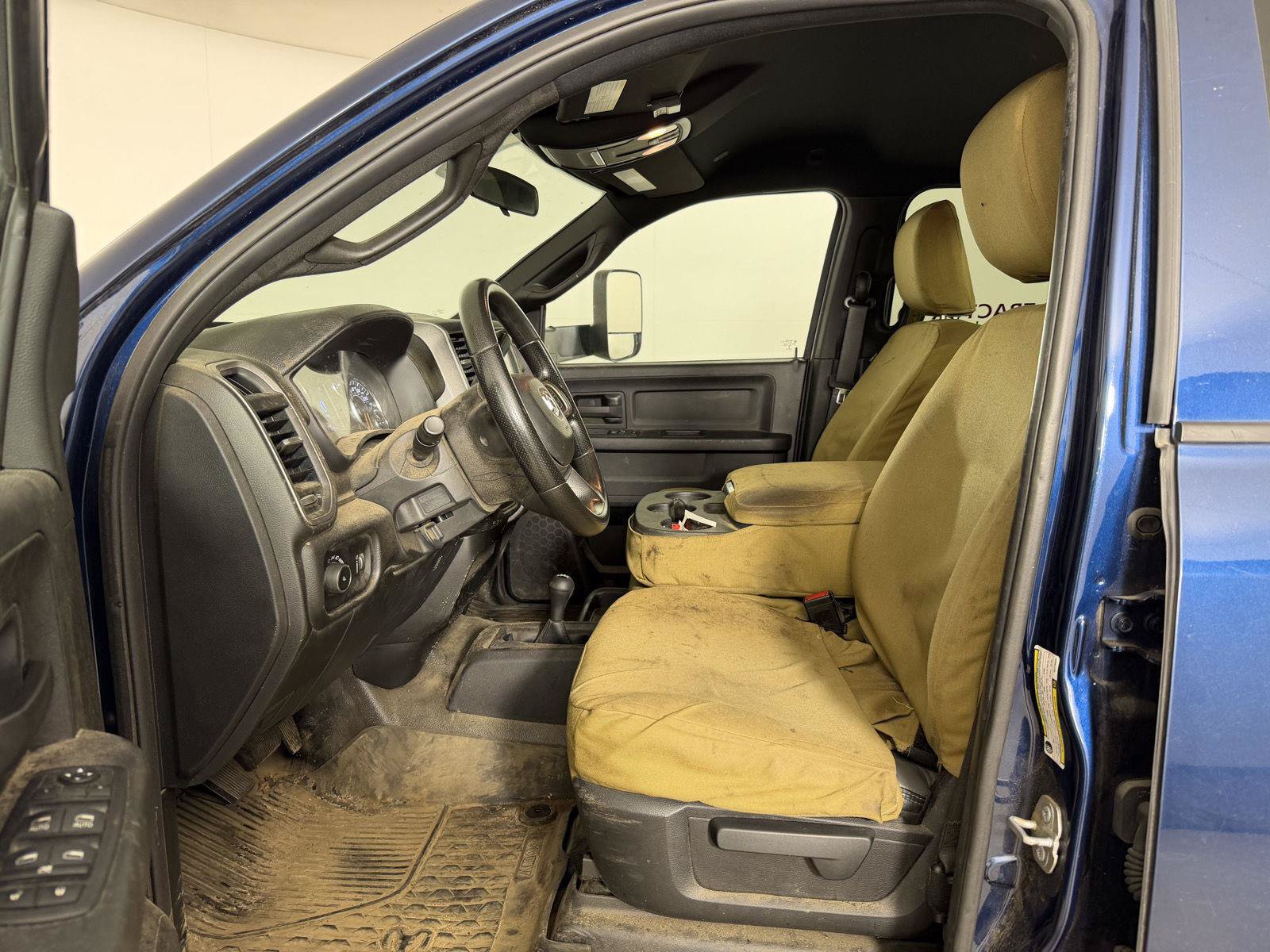 Used 2022 RAM 2500 Tradesman w/ Chrome Appearance Group AWD/4WD image 2