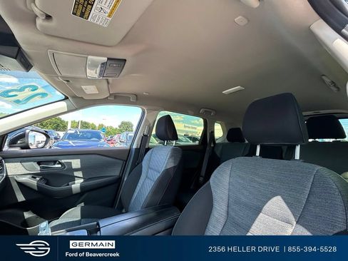 Used 2023 Nissan Rogue SV AWD/4WD image 16