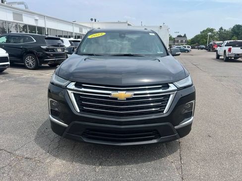 Used 2023 Chevrolet Traverse LT AWD/4WD image 2