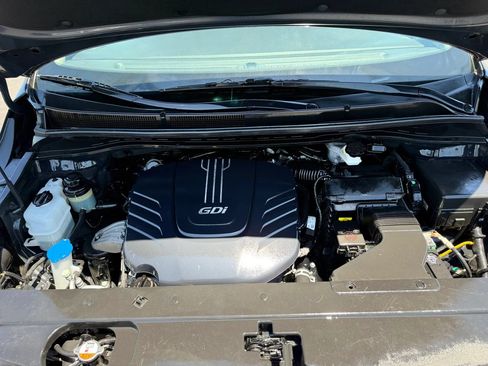 Used 2017 Kia Sedona LX w/ LX Essentials Premium Package FWD image 17