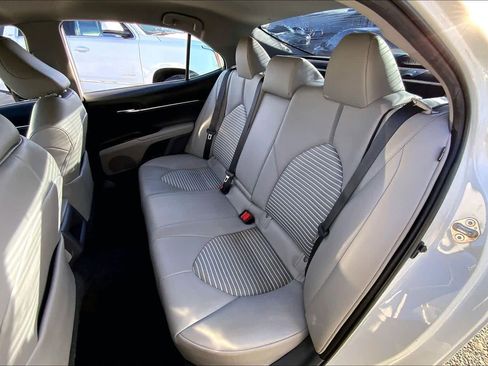 Used 2020 Toyota Camry SE image 20