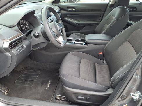 Used 2024 Nissan Altima 2.5 SV image 8