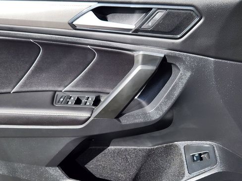 Used 2024 Volkswagen Tiguan SE R-Line image 12