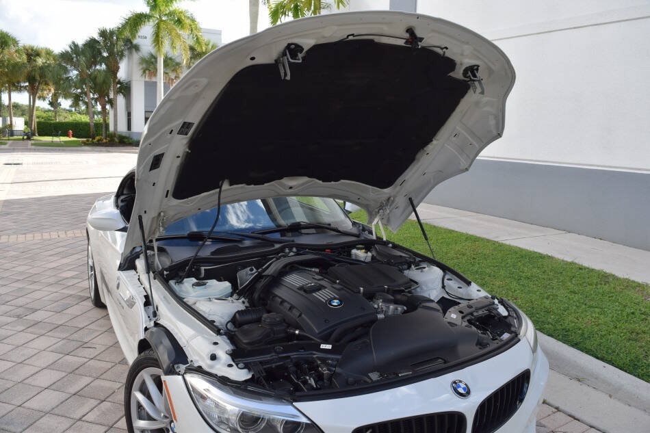 Used 2014 BMW Z4 sDrive35i RWD image 90