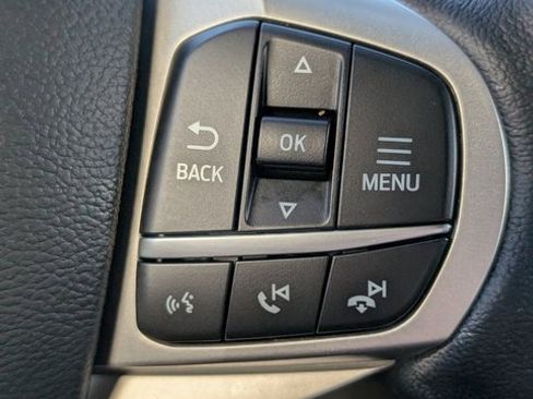 Used 2022 Ford Explorer XLT image 16