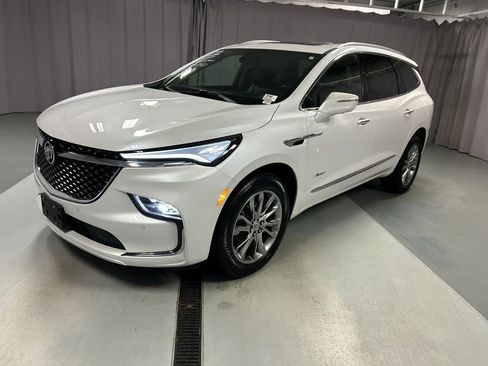 Used 2024 Buick Enclave Avenir w/ Avenir Technology Package AWD/4WD image 3