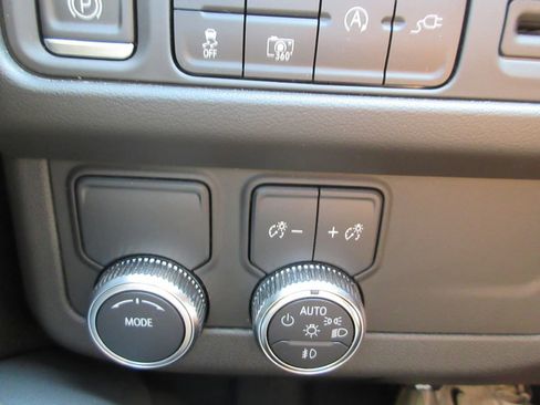 Certified 2022 GMC Yukon SLT w/ SLT Premium Package RWD image 33