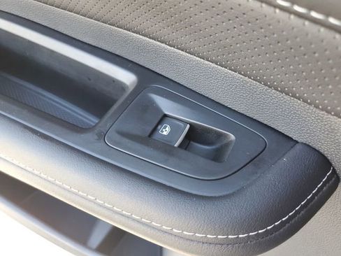 Certified 2025 Volkswagen Atlas SE w/ Panoramic Sunroof Package image 14