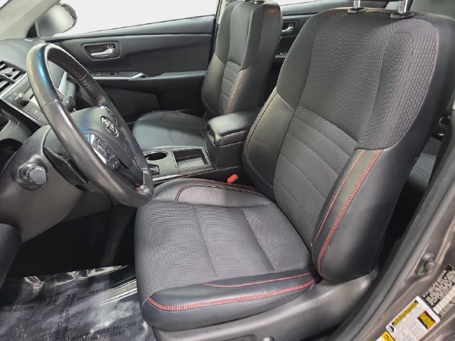 Used 2017 Toyota Camry SE FWD image 13