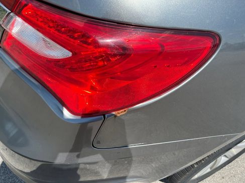 Used 2013 Chrysler 200 Touring FWD image 12