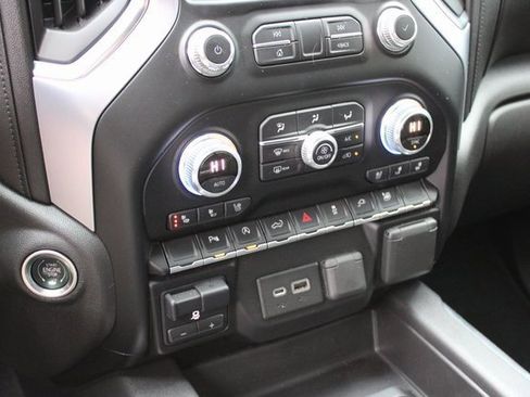 Used 2019 GMC Sierra 1500 SLT image 24