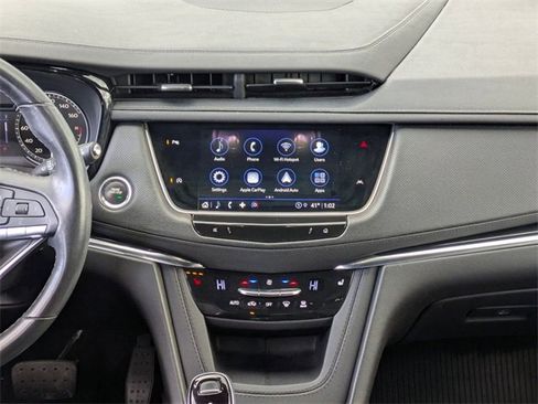 Used 2023 Cadillac XT6 Luxury image 34