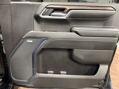 Used 2023 GMC Sierra 1500 SLT w/ SLT Premium Package image 23