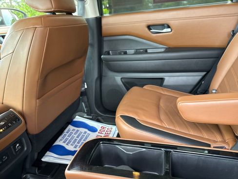 Used 2022 Nissan Pathfinder Platinum w/ Cargo Package FWD image 41