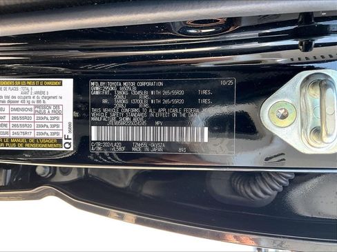 Used 2025 Toyota 4Runner Limited AWD/4WD image 33