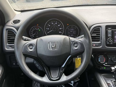 Used 2021 Honda HR-V LX image 18