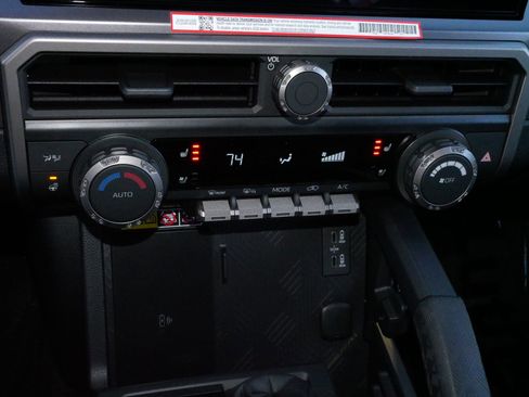 Certified 2025 Toyota 4Runner TRD Off-Road Premium image 23