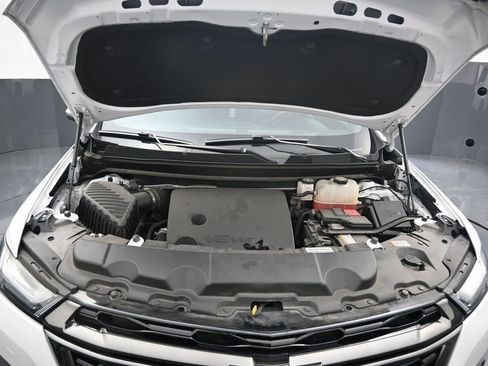 Used 2023 Chevrolet Traverse RS FWD image 12
