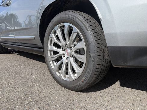 Used 2024 GMC Yukon Denali w/ Denali Reserve Package AWD/4WD image 4