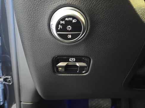 Used 2023 Mercedes-Benz GLC 300 4MATIC image 25