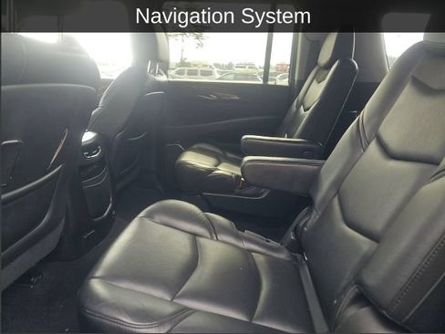 Used 2018 Cadillac Escalade ESV Premium Luxury AWD/4WD image 2