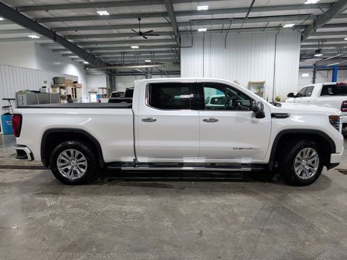 Used 2022 GMC Sierra 1500 Denali image 2