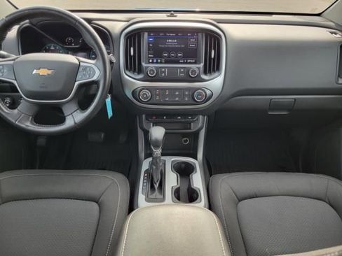 Used 2022 Chevrolet Colorado LT w/ LT Convenience Package AWD/4WD image 14