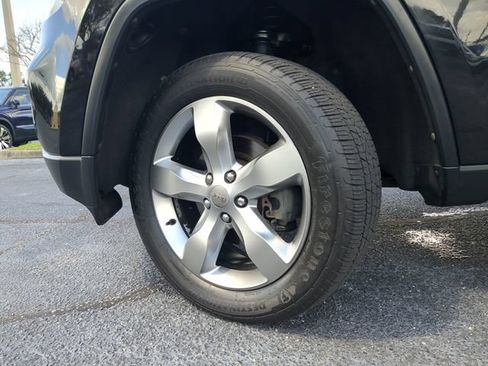 Used 2013 Jeep Grand Cherokee Overland RWD image 36