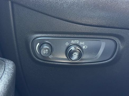 Used 2022 Chevrolet Equinox LT FWD image 17