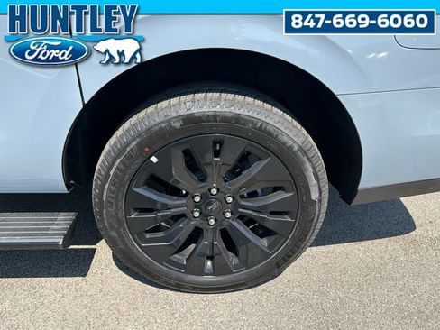 Used 2025 Ford Expedition Max Platinum w/ Stealth Appearance Package image 8