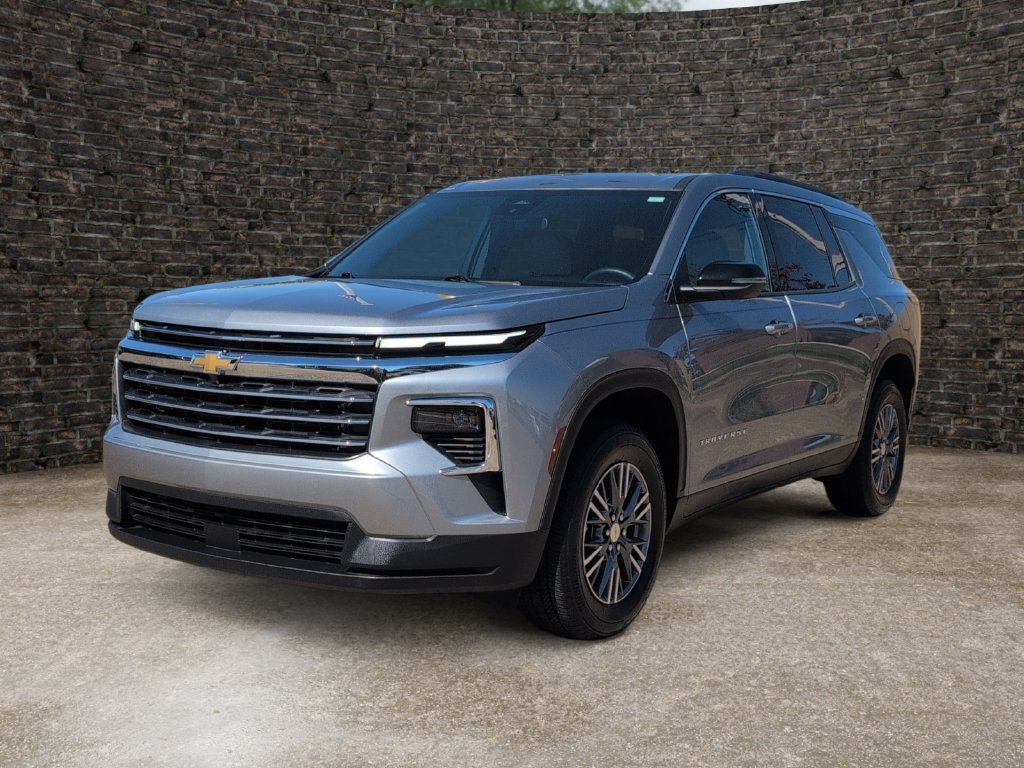 Used 2025 Chevrolet Traverse LT FWD image 6