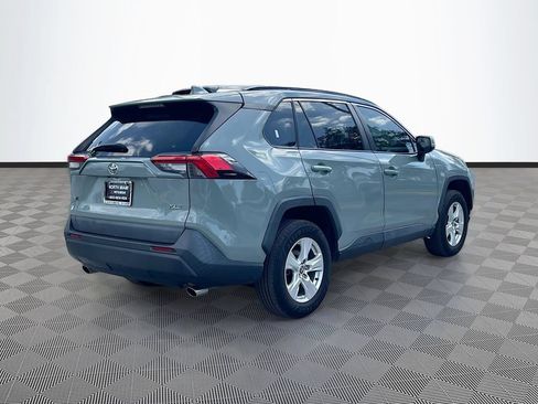 Used 2021 Toyota RAV4 XLE w/ Convenience Package FWD image 7