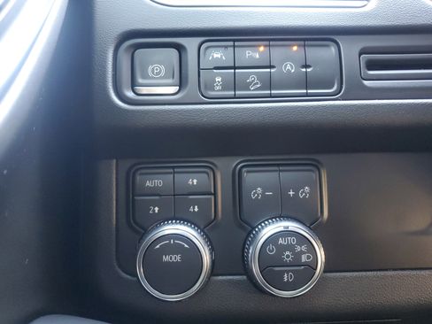 Used 2023 GMC Yukon AT4 image 30