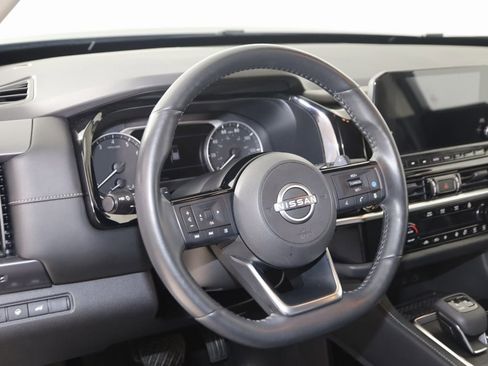 Used 2023 Nissan Pathfinder SL image 6