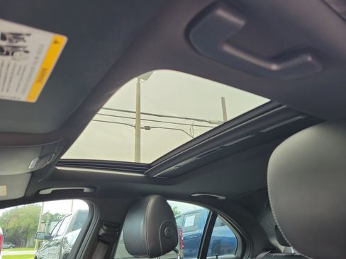 Used 2019 Mercedes-Benz C 300 Sedan image 18