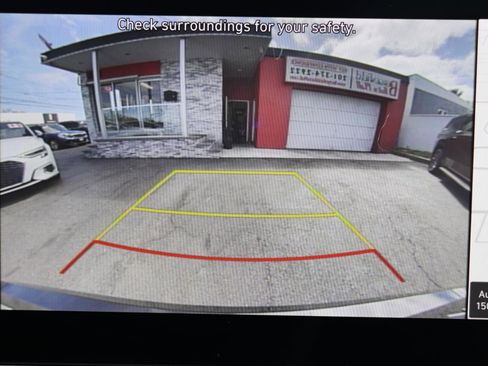 Used 2025 Hyundai Elantra SEL FWD image 32