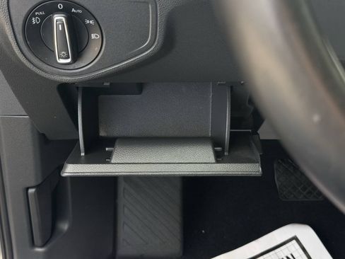 Used 2018 Volkswagen Atlas SE AWD/4WD image 16
