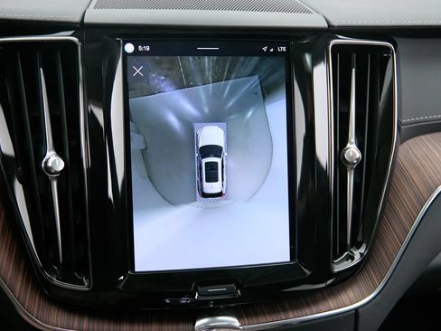Certified 2023 Volvo XC60 T8 Ultimate w/ Climate Package AWD/4WD image 34