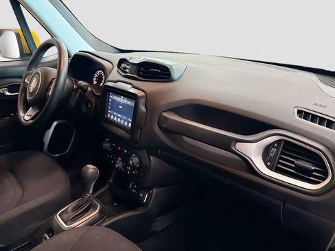 Used 2018 Jeep Renegade Latitude image 23