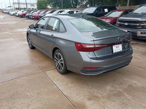 Used 2025 Volkswagen Jetta Sport FWD image 8
