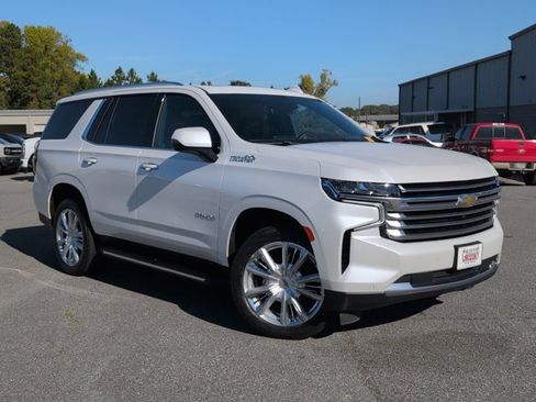 Used 2023 Chevrolet Tahoe High Country image 3