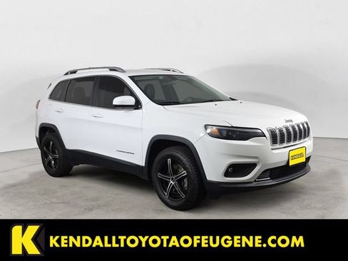 Used 2019 Jeep Cherokee Latitude Plus AWD/4WD image 3