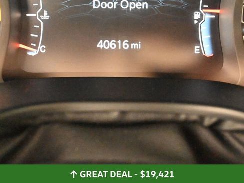 Used 2024 Jeep Compass Latitude image 33