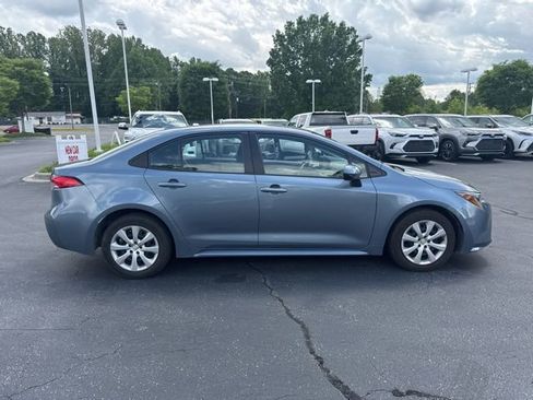 Used 2024 Toyota Corolla LE FWD image 2