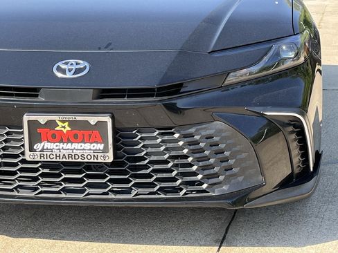 Used 2026 Toyota Camry SE w/ Convenience Package FWD image 8